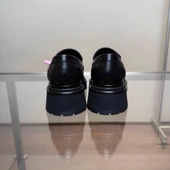 CHANEL Black Loafers with Gold Accent - Picture 5 of 9